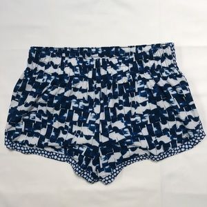 GapFit Patterned Athletic Shorts